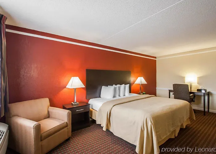 Motel: Econolodge Downtown Memphis Best Rate