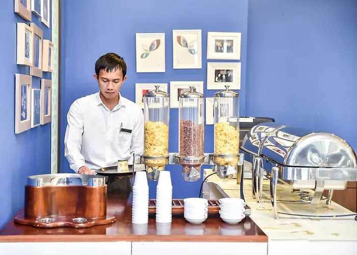 Luxury hotel only: Noon Hotel Apartments