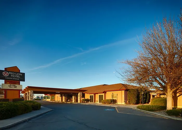 Cheap hotel: Red Lion Hotel Twin Falls