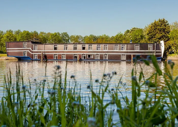 Hotel met uitzicht: Boat Hotel De Barge