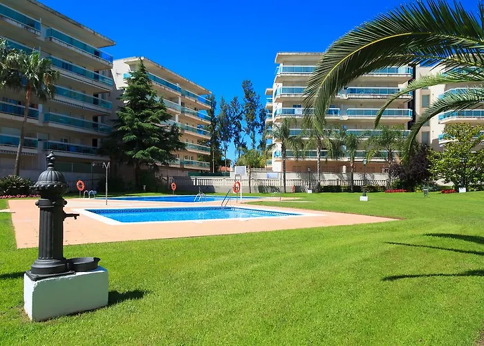 Uhc Village Park Apartments