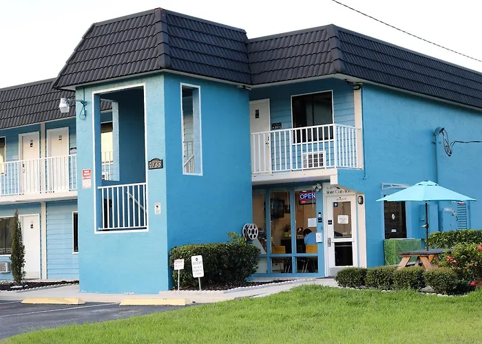 Motel: Monte Carlo Inn- Near Disney