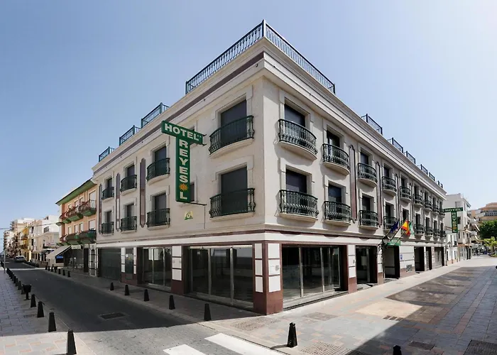 Cheap hotel: Hotel Reyesol