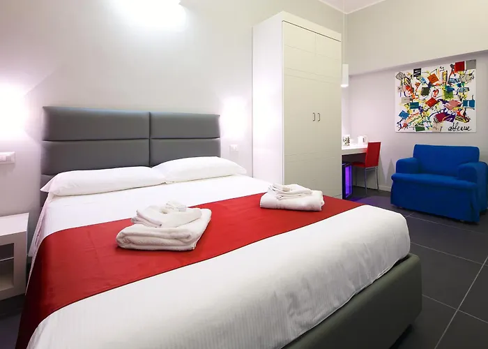 Hotel con golf: Nearhome Smart Suites Guest House