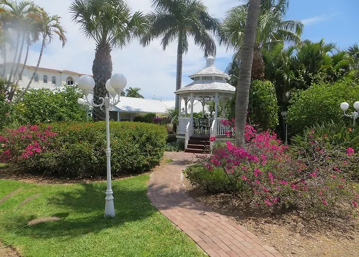 Pet Friendly hotel: Lemon Tree Inn
