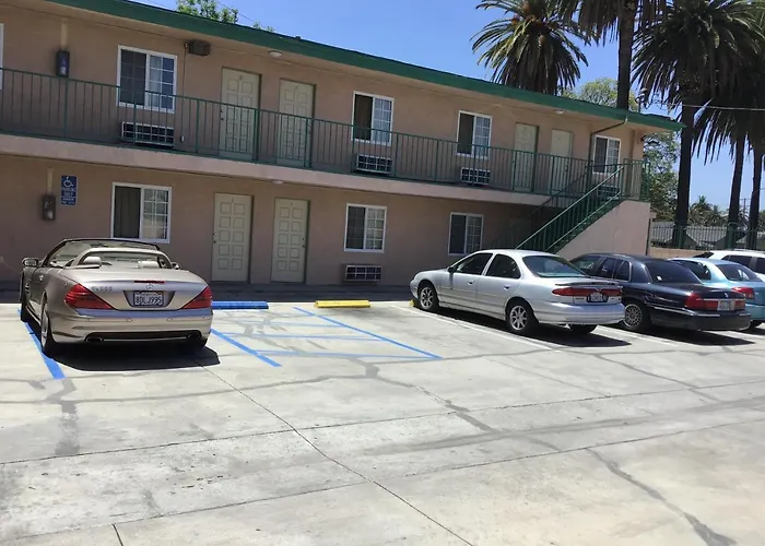 Pine Tree Inn