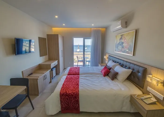 Luxury hotel only: Zodiac Hotel Apartments