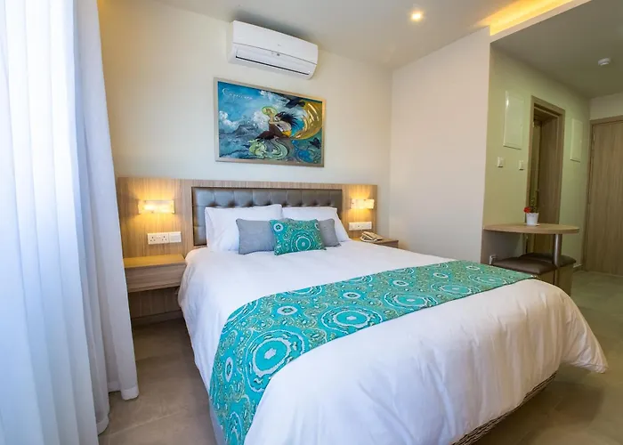 Luxury hotel only: Zodiac Hotel Apartments