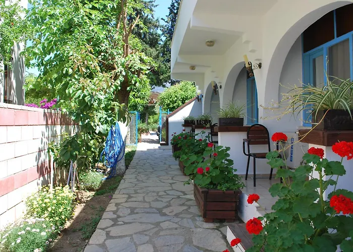Pet Friendly hotel: Myra Hotel