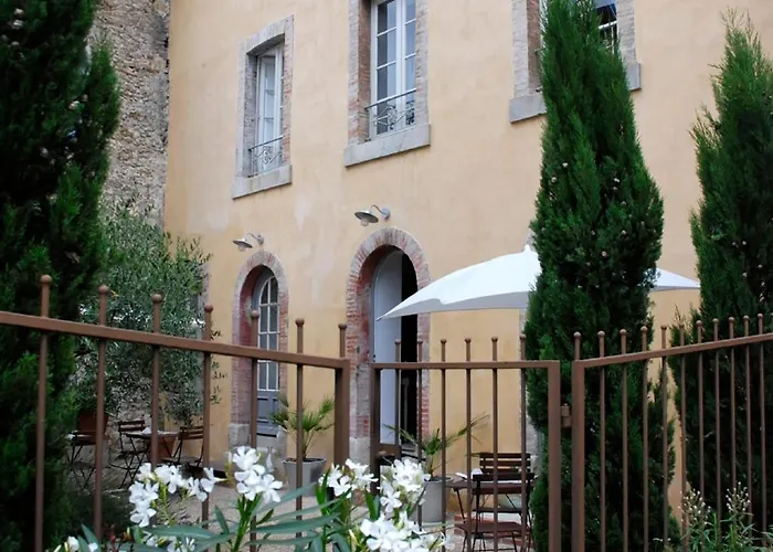 Guest house: La Maison Vieille Maison D'Hotes & Gites