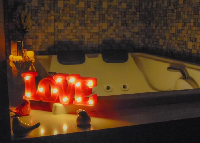 Hotel com jacuzzi: Arraialferias Suites