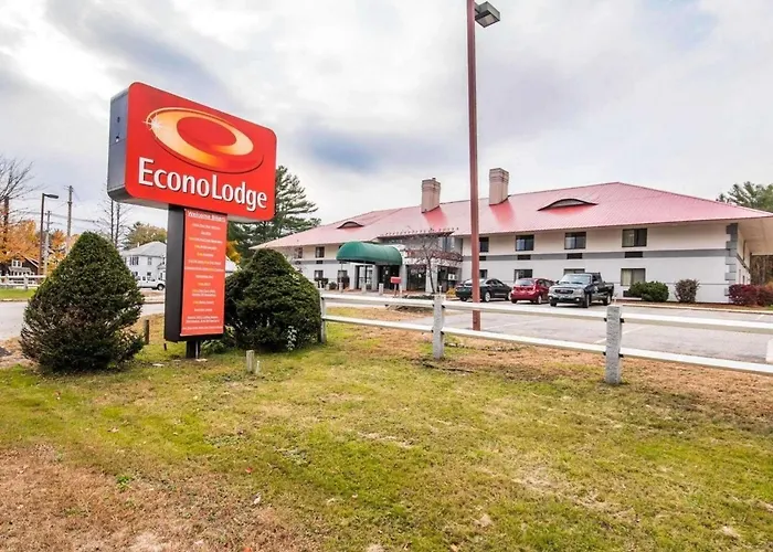 Hotel with pool: Econo Lodge Plymouth