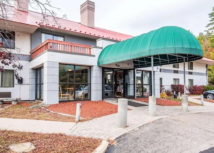 Hotel with pool: Econo Lodge Plymouth