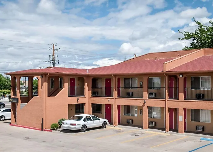 Motel: Econo Lodge Midtown Albuquerque