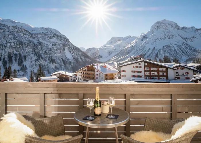 Hotel near College: Hotel Bergkristall Oberlech