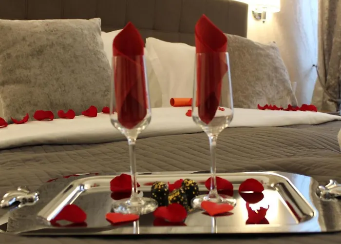  River Luxury Suites