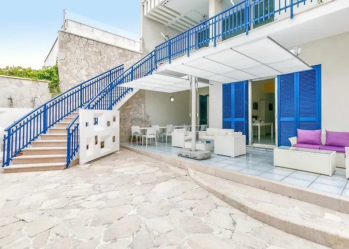 La villa: Villa Syrmata