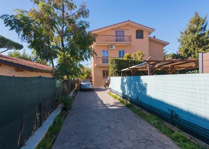 Hotel all'aeroporto: Travelershome Ciampino&Morena Guesthouse