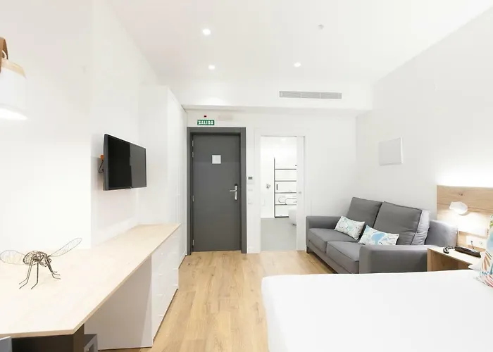 Hotel cerca del colegio: Antique Pamplona Tres Reyes Apartments