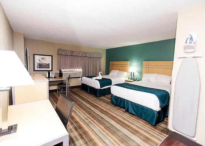 Ramada By Wyndham Yellowhead Nw