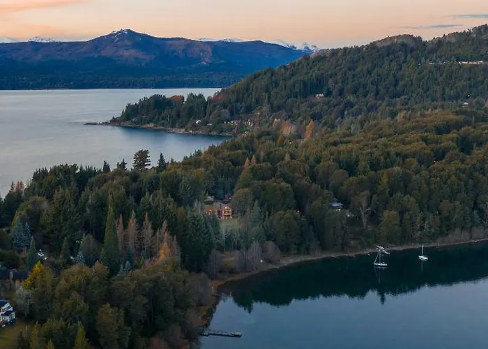Peninsula Petit
