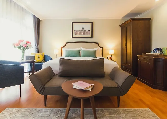 Hotels with pool Daraya Boutique