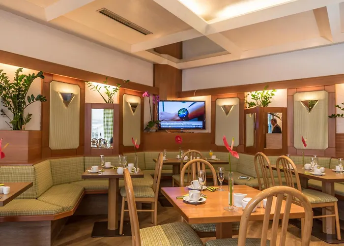 Romantic hotel: Hotel Amenity