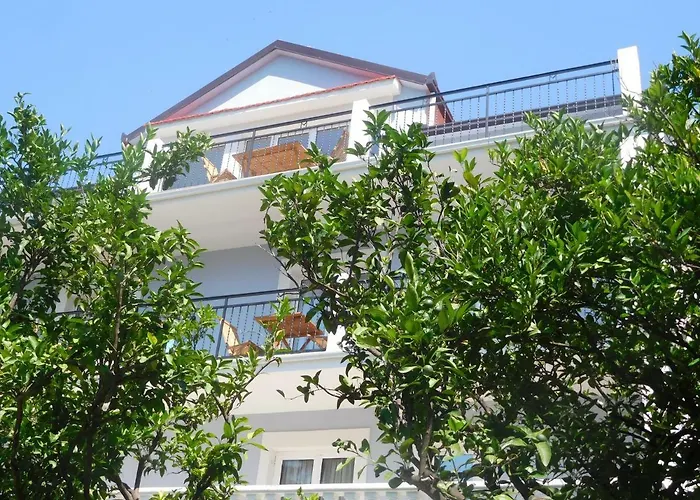 Villa Aronija