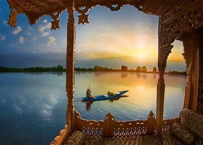 Dog friendly hotels Peacock Houseboats