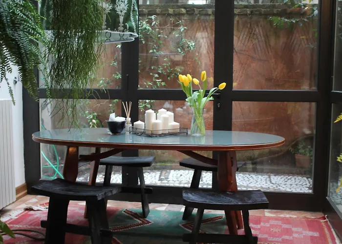  Little Garden