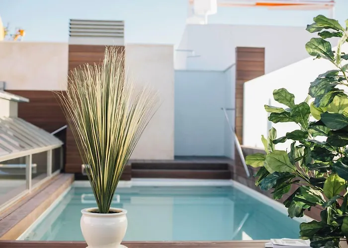 One&Lux Byron Suites
