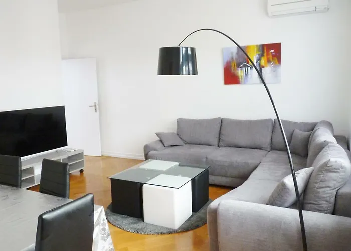 Location de vacances: Avenue de La Paix - L'Exclusif