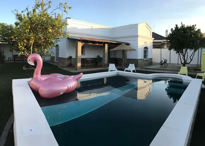 Hotel que admite mascotas: Casa con Piscina en Sanlucar de Barrameda