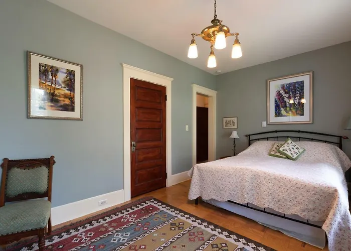 Mozart Guest House Seattle Bed And Breakfast