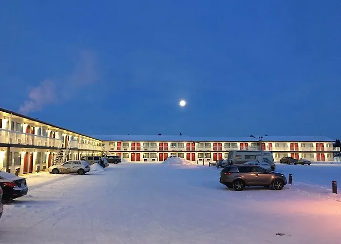 Red Deer Inn & Suites