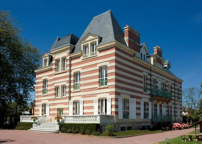 Self Catering: La Closerie Cote Casino