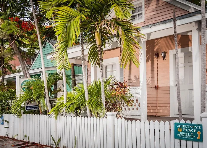 Courtney'S Place Historic Cottages & Inns Key West