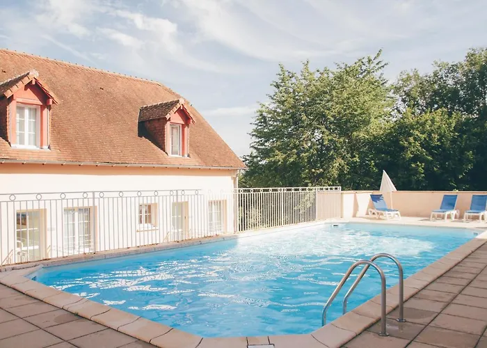 Hôtel accueillant les animaux: Terres de France - Appart'Hôtel La Roche-Posay