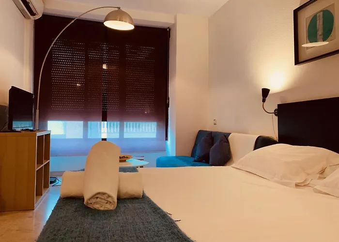 3 star hotel: Stylish City Apartments