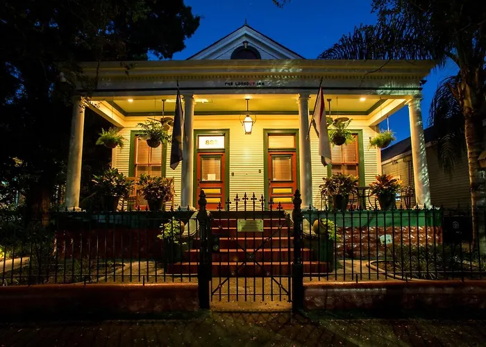 Hotel: The Lookout Inn