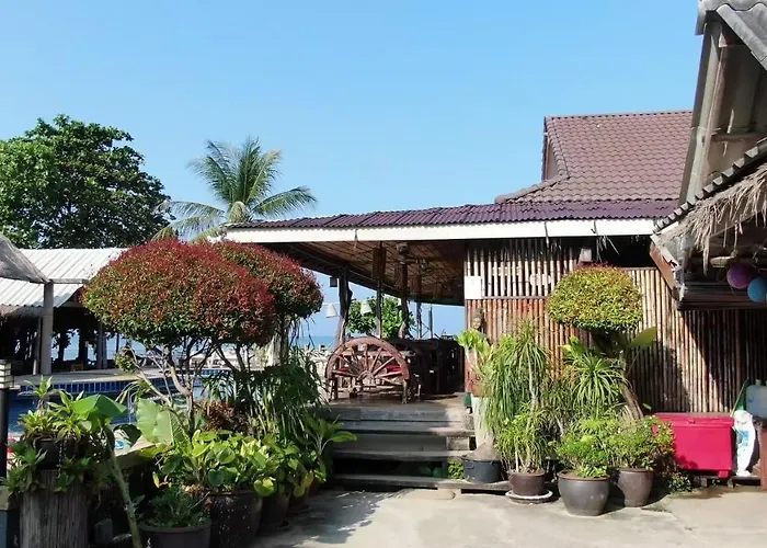 Lanta New Coconut Bungalow