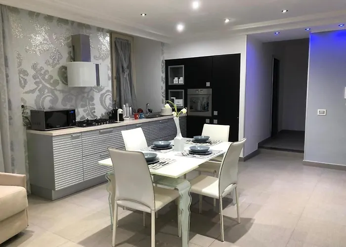 Hotel Jacuzzi: Donna Teresa