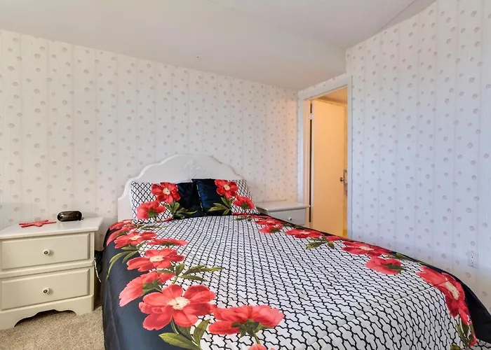 Private Villa: Golden Sands
