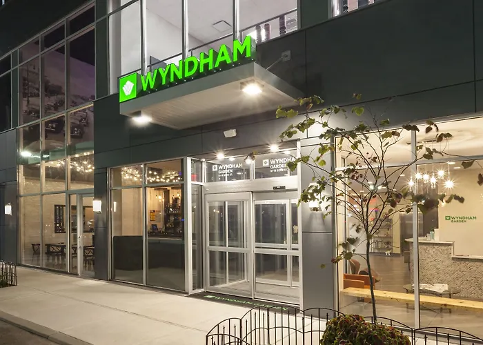 Cheap hotel: Wyndham Garden Laguardia South