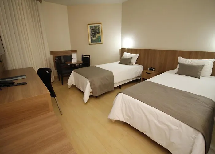 Hotel 4 estrelas: Actuall Hotel