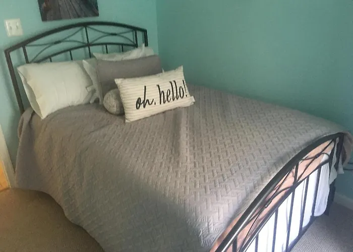 Beach hotel: Surf Song Beach Resort